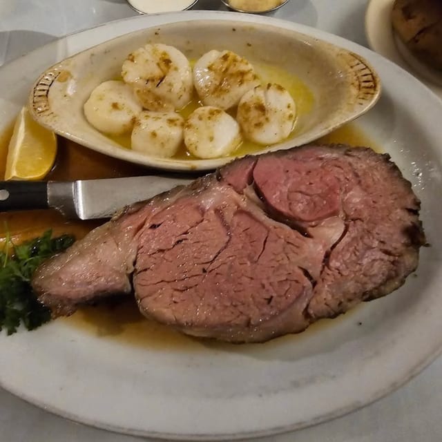 12 Oz Prime Rib Combination With Scallops.